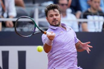 Former French Open champion Stan Wawrinka thumps Andy Murray in Bordeaux Challenger event